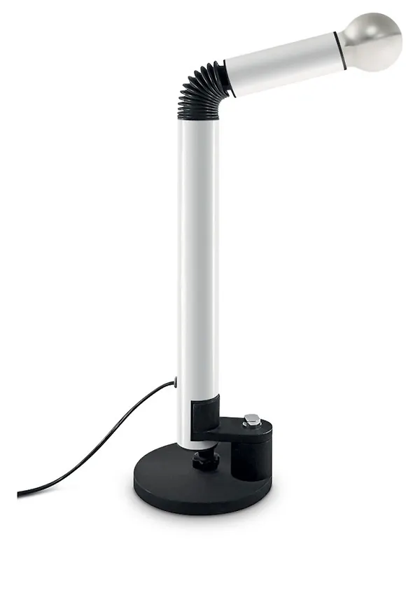 Moderiktig skrivbordslampa 2026 från Stilnovo.