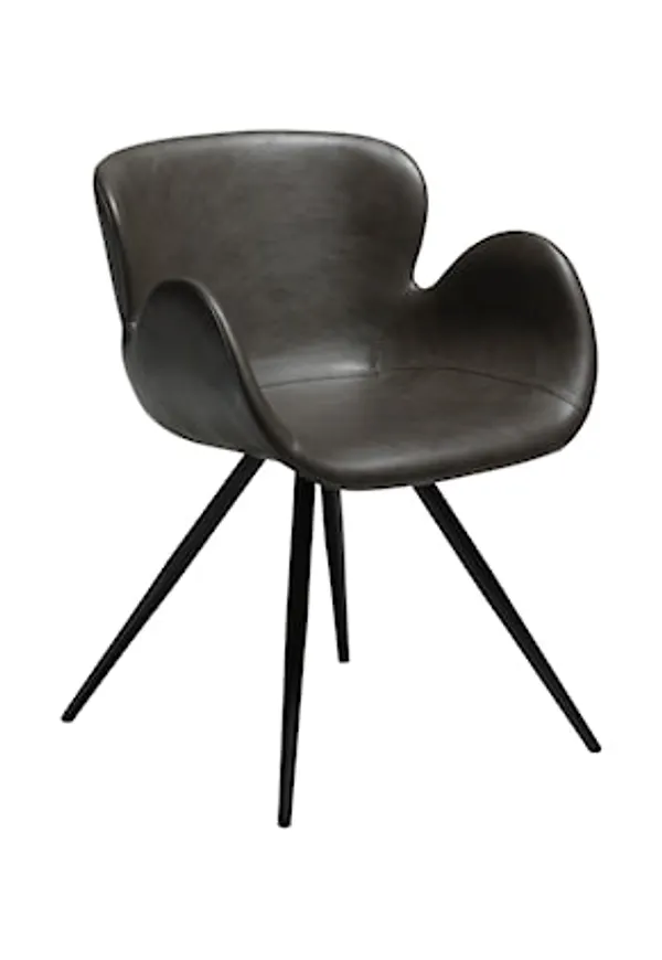 Dan Form Denmark stol som passar perfekt till våren 2025!