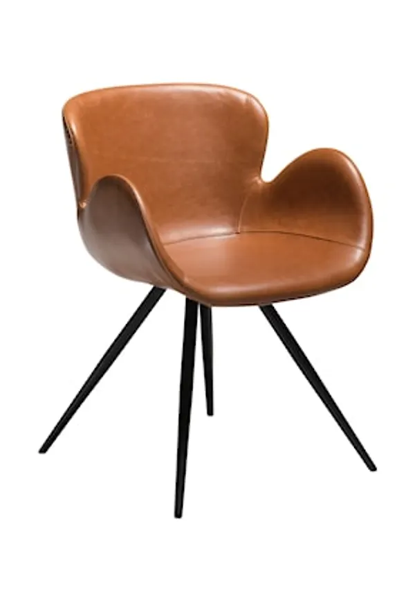 Dan Form Denmark stol som passar perfekt till våren 2025!