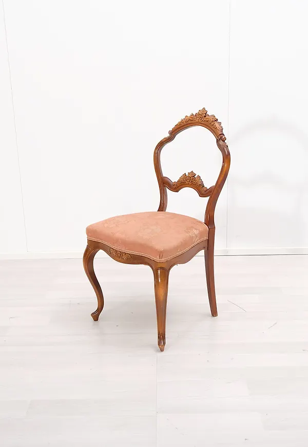 Klassisk brun stol 2025 från No brand.