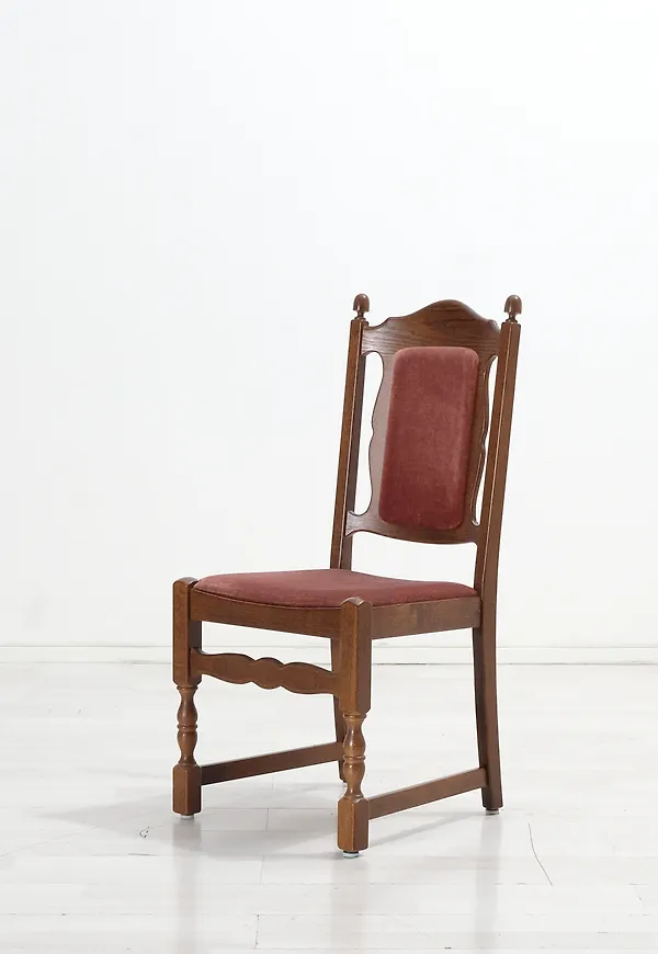 Klassisk stol 2025 från No brand.