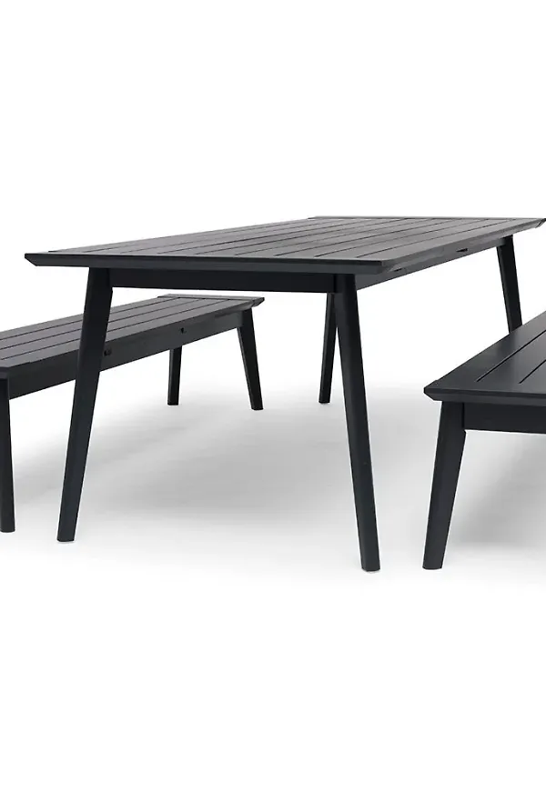 Skön bänk 2025 från Hillerstorp.