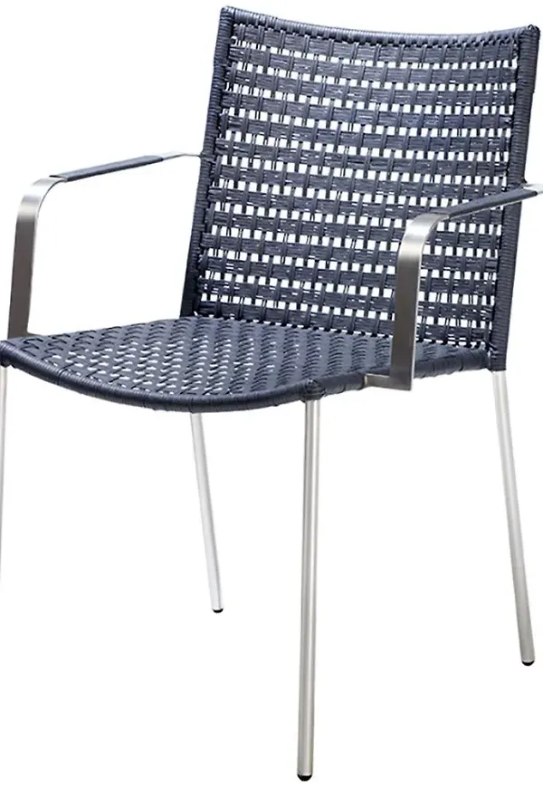 Supersnygg Stol som passar bra vid många olika tillfällen.