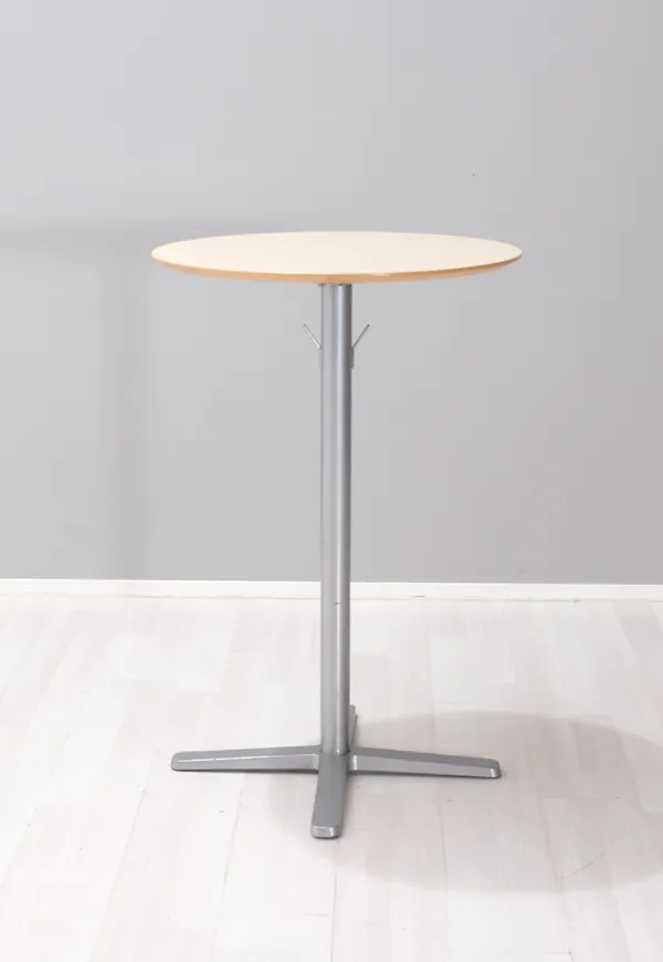Komfortabel ståbord 2025 från No brand.
