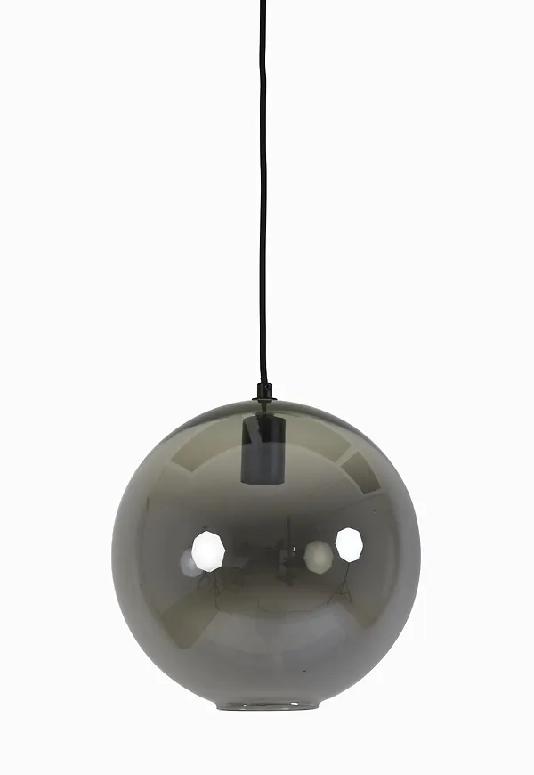 Jättefin lampa 2024 från Light & Living.