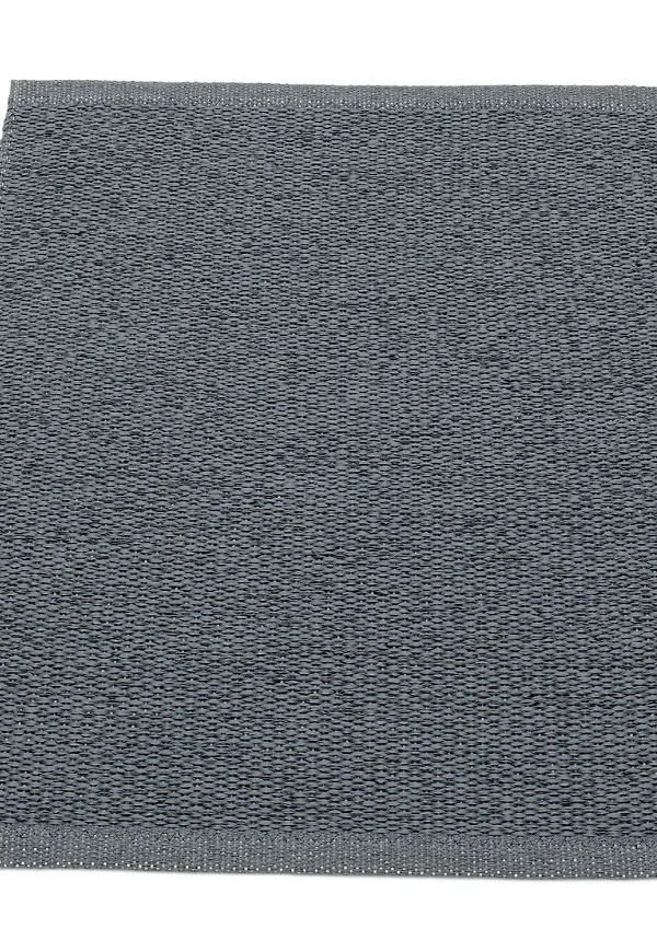 Vacker plastmatta 2025 från Pappelina.