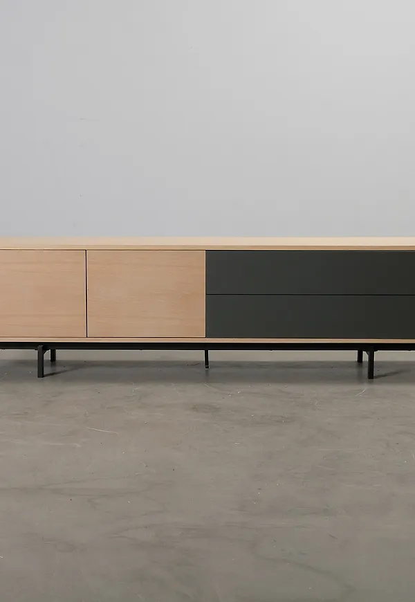 Skön bänk 2025 från Svenska Hem.