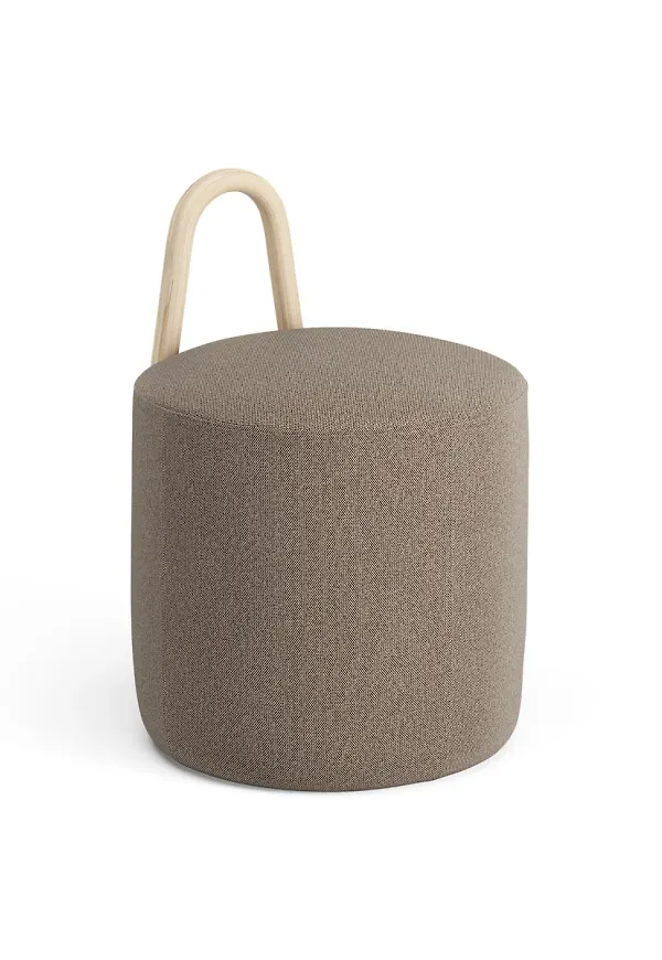 Riktigt trendig pall i beiget från Swedese.