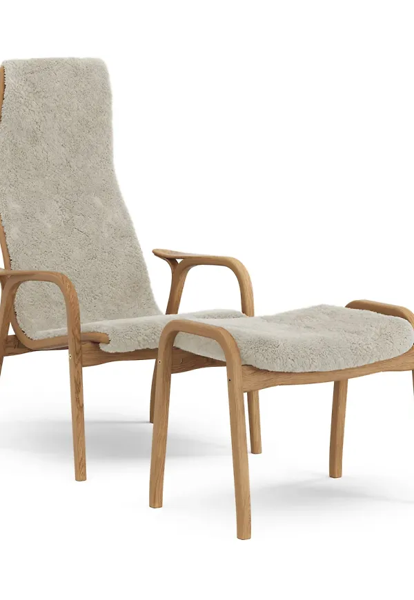 Ikonisk beige fåtölj 2025 från Swedese.