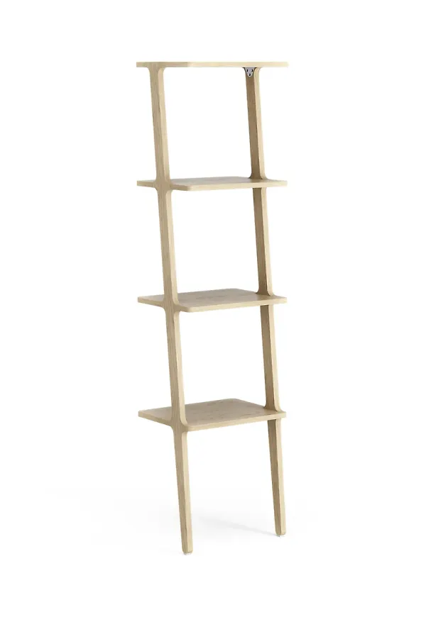 Fin hylla i ek från Swedese.