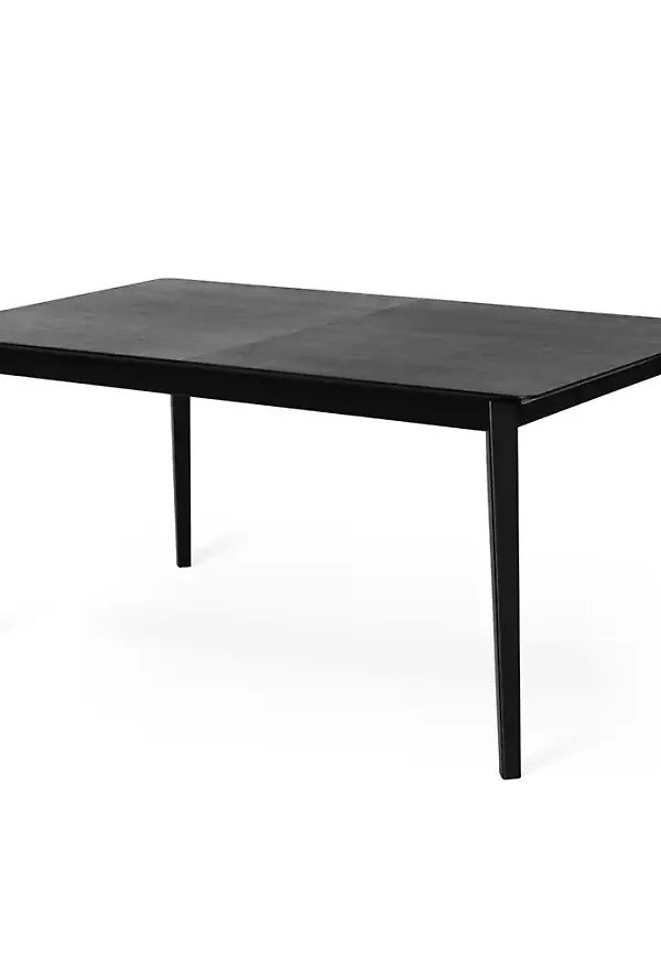 Smickrande bord som passar bra vid många olika tillfällen.