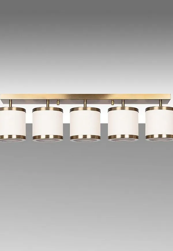 Snygg Lampa som passar bra vid många olika tillfällen.