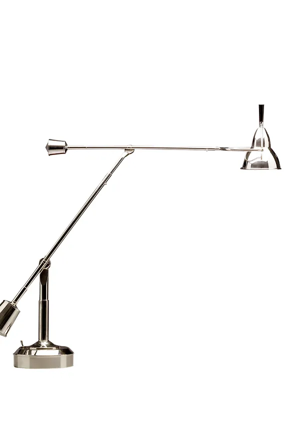 Stilren bordlampa 2026 från Tecnolumen.