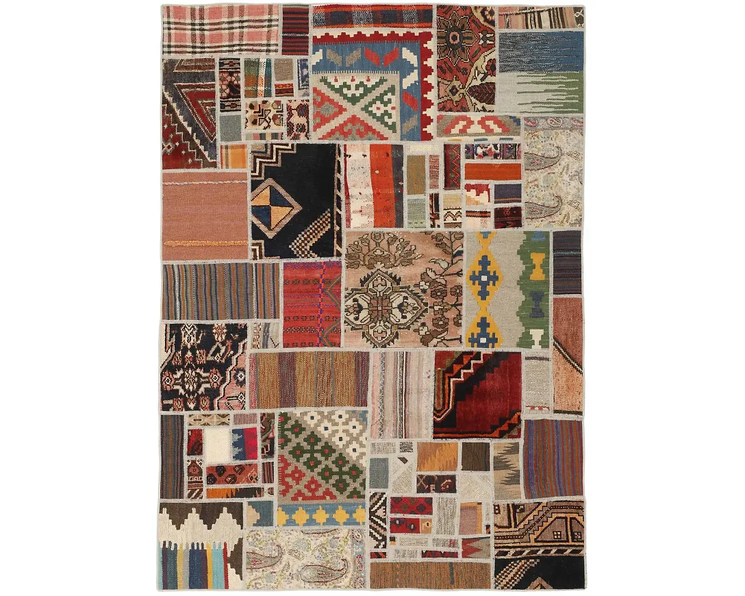 Flerfärgad ullmatta som passar perfekt till våren 2025!