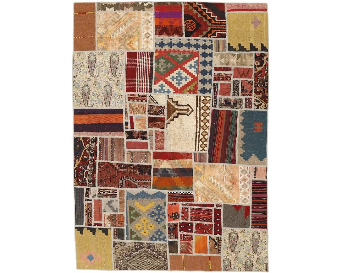 Flerfärgad ullmatta som passar perfekt till våren 2025!