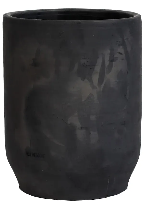 Härlig svart kruka 2025 från Tell Me More.