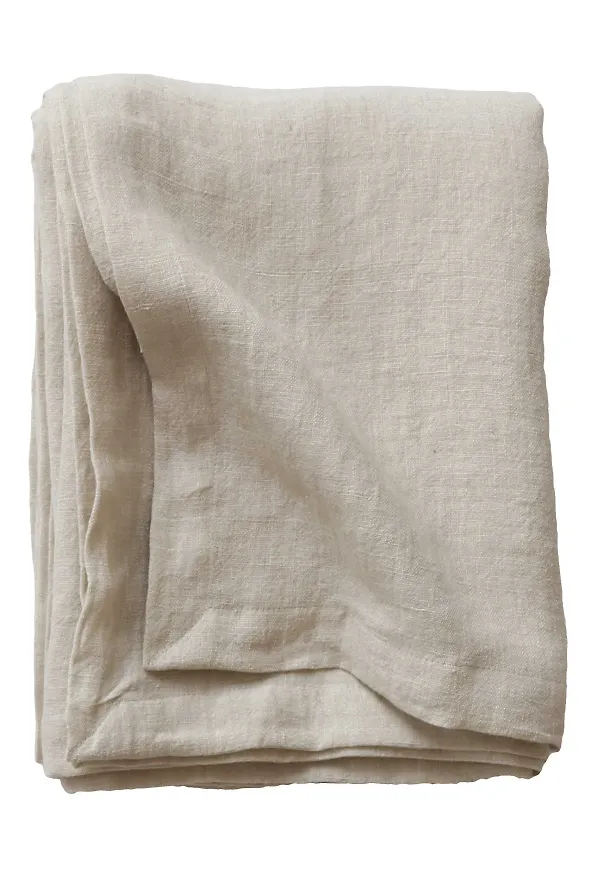 Beige Tell Me More-bordsduk i supersnygg modell.