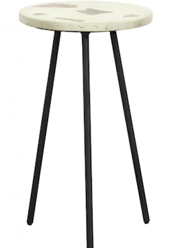 Stilriktig nordal bord i beige färg gjord i järn.