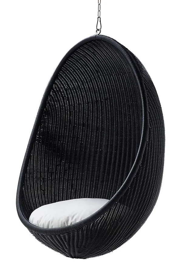 Svart Sika Design-hängstol i otroligt snygg modell.