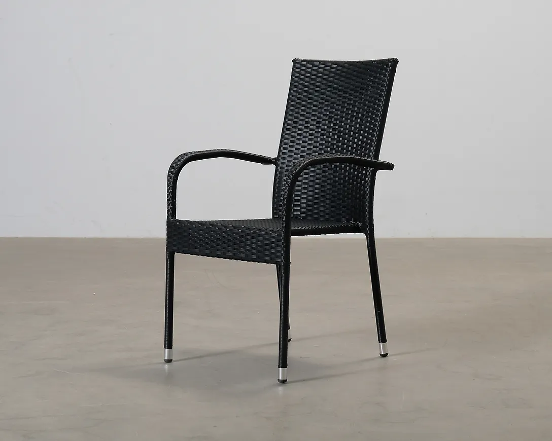 Stilren utestol i svart från No brand.