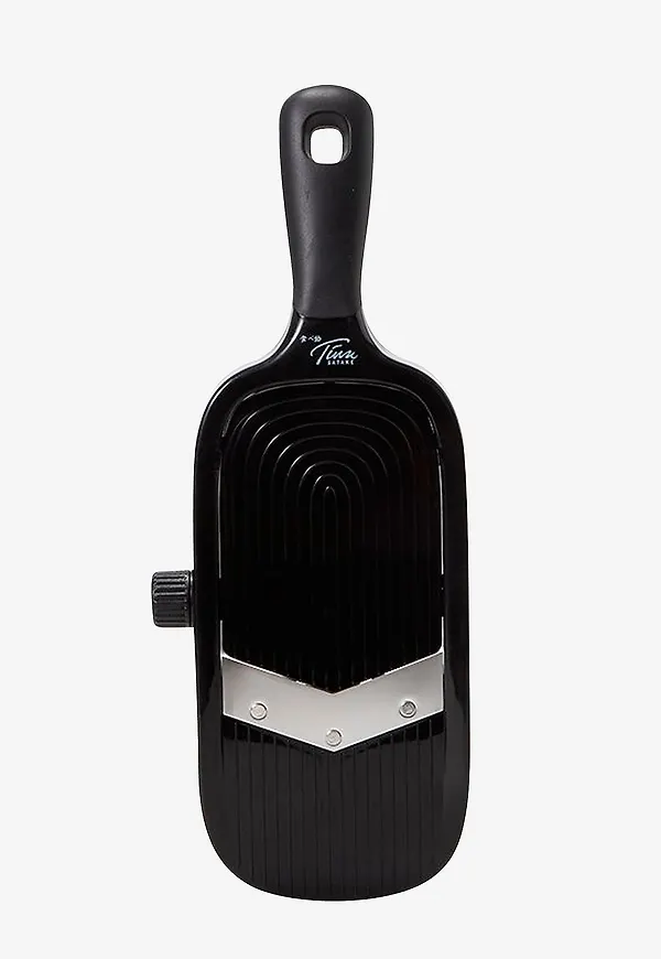 Klassisk rivjärn i svart från Tina x Satake.