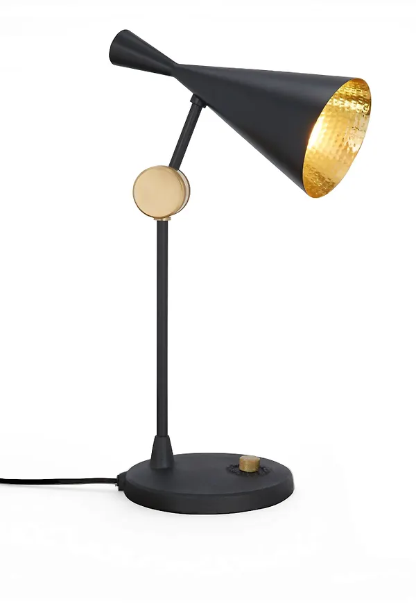 Svart Tom Dixon-lampa i härlig modell.