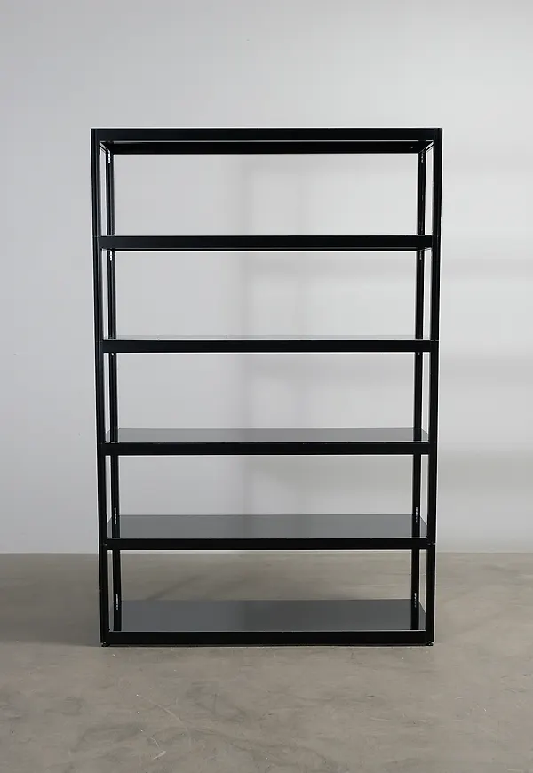 Jättefin Hylla som passar bra vid många olika tillfällen.