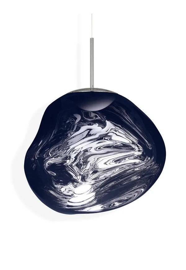 Guld Tom Dixon-pendellampa i mysig modell.