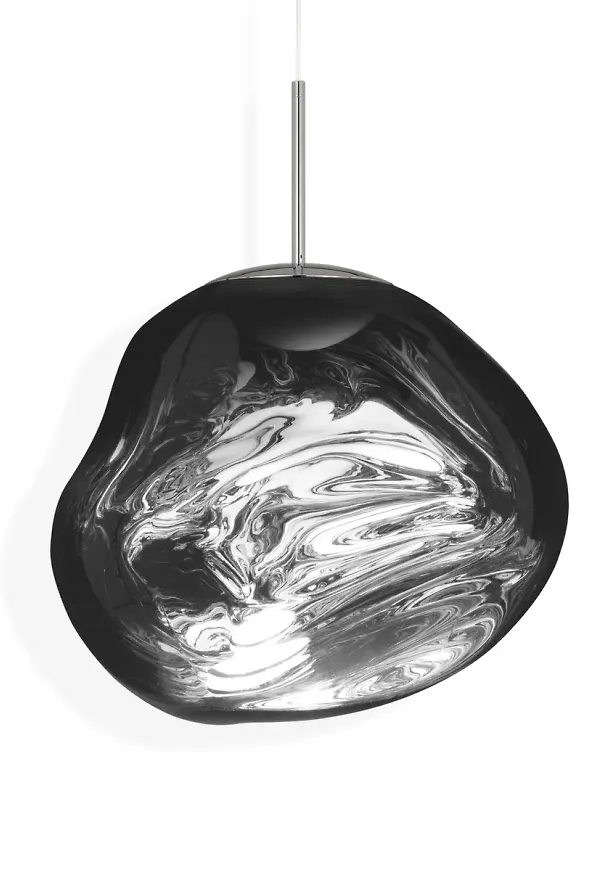 Komfortabel silverfärgad lampa 2025 från Tom Dixon.