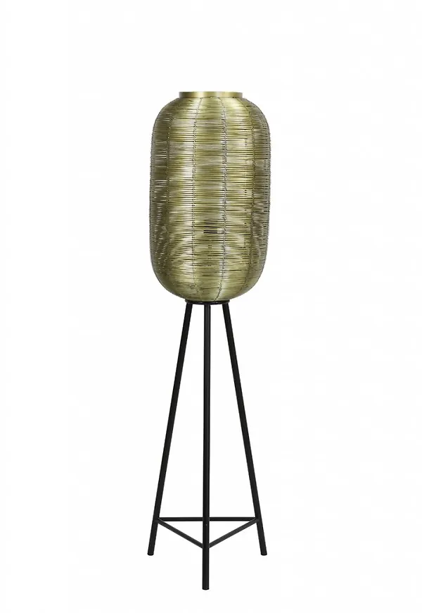 Klassisk lampa 2024 från Light & Living.