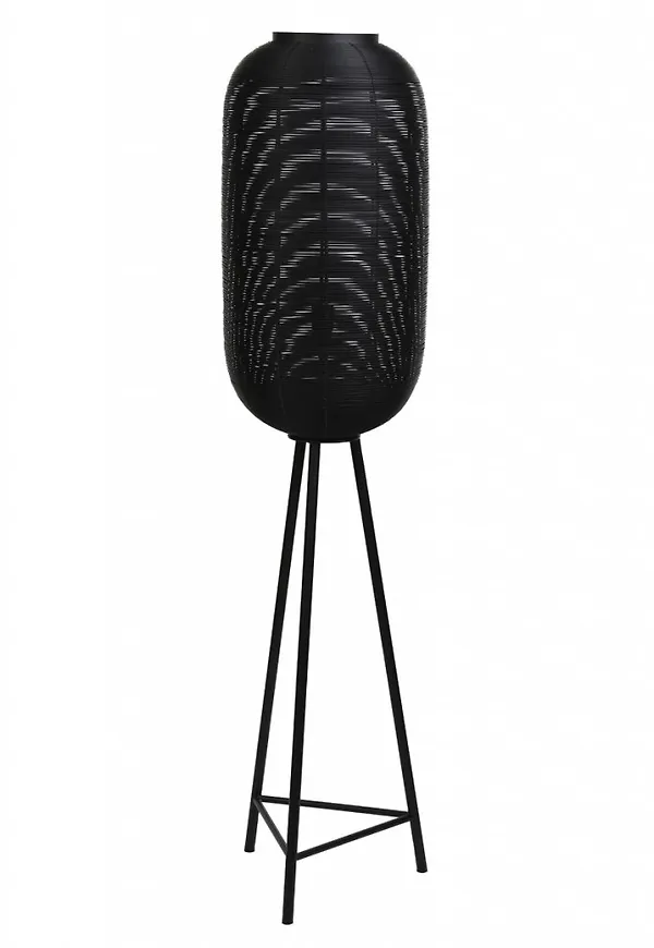 Jättefin golvlampa 2025 från Light & Living.