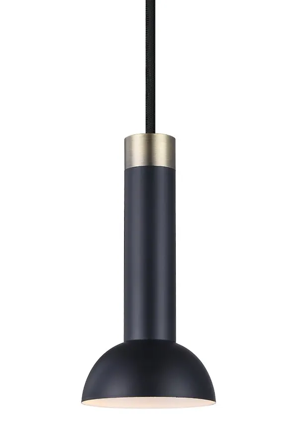 Jättefin taklampa 2025 från Halo Design.