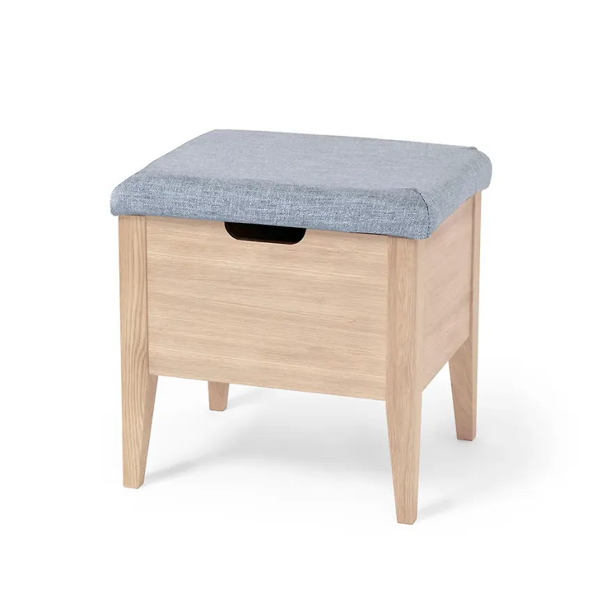 Superfin bänk i ek 2026 från Torkelson.