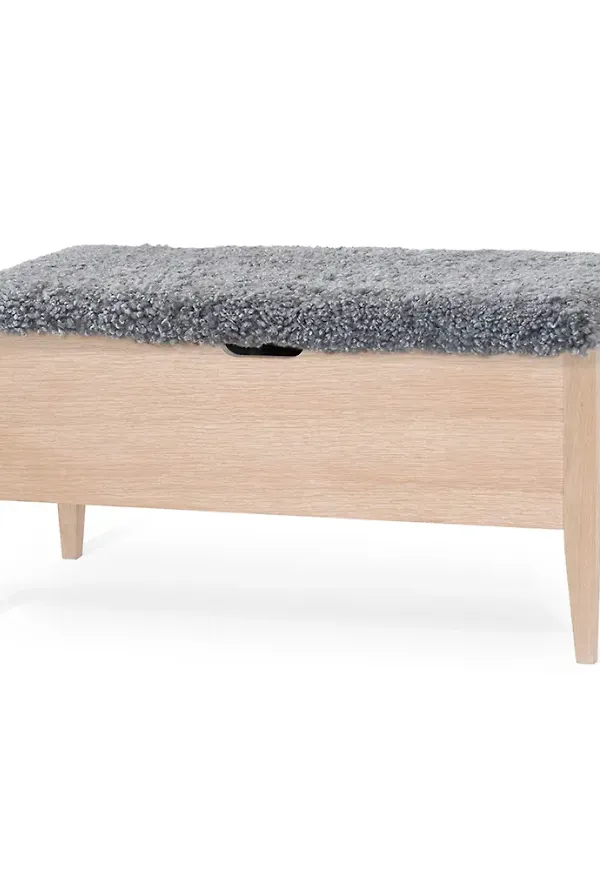 Söt bänk i ek från Torkelson.