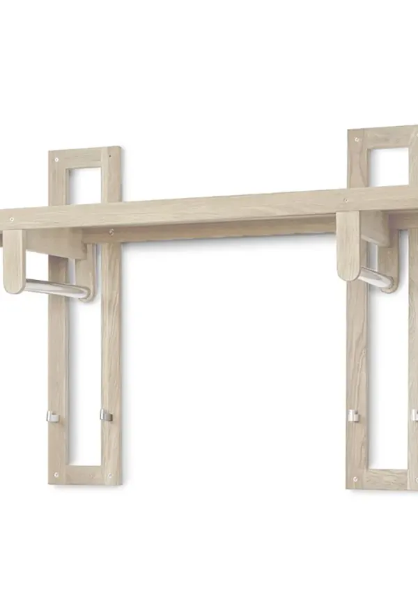 Otroligt snygg klädhylla i ek från Torkelson.