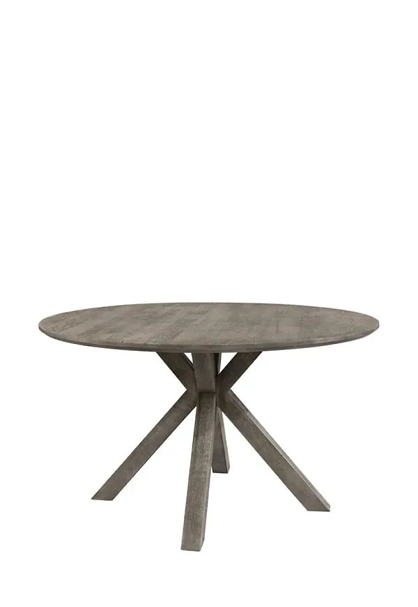 Stilren bord som passar bra vid många olika tillfällen.