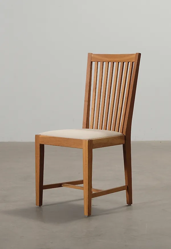 Cool Stol som passar bra vid många olika tillfällen.