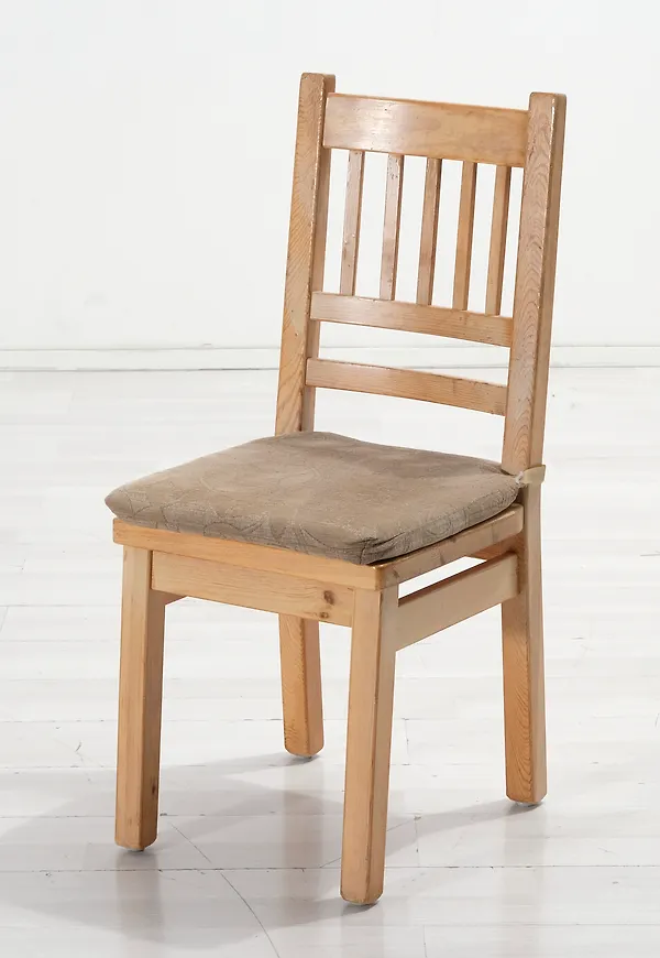 Otroligt fin Stol som passar bra vid många olika tillfällen.