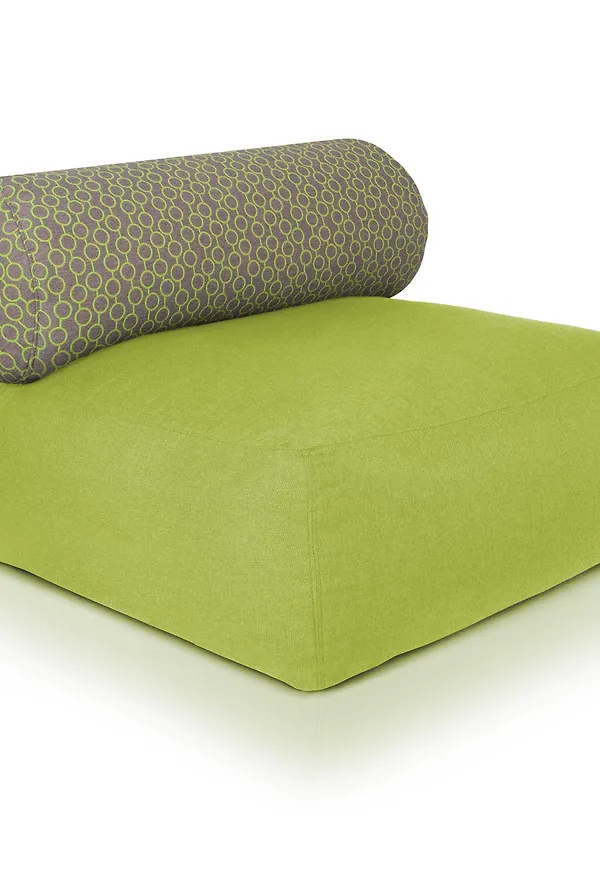 Grön Fatboy-utemöbel i trendig modell.