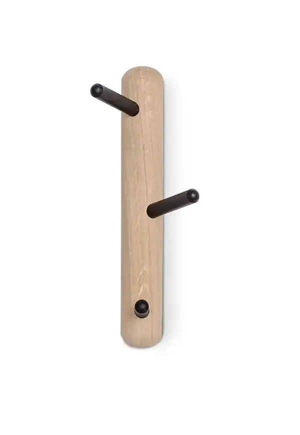 Torkelson förvaringsmöbel i ek som passar perfekt till sommaren 2025!