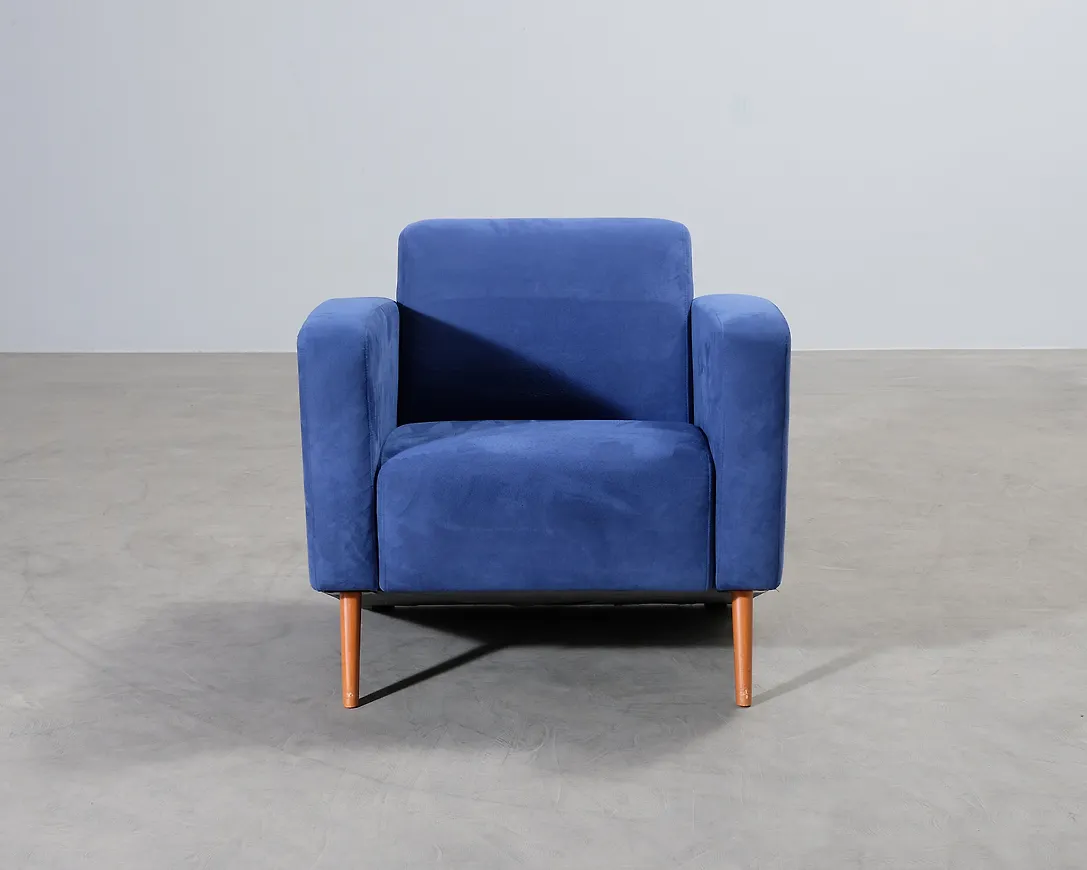 Superfin blå fåtölj 2025 från No brand.