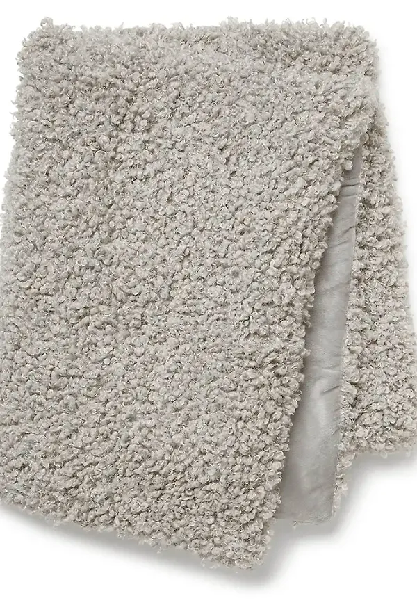 Jättesnygg fårskinnsmöbel 2025 från Skinnwille.