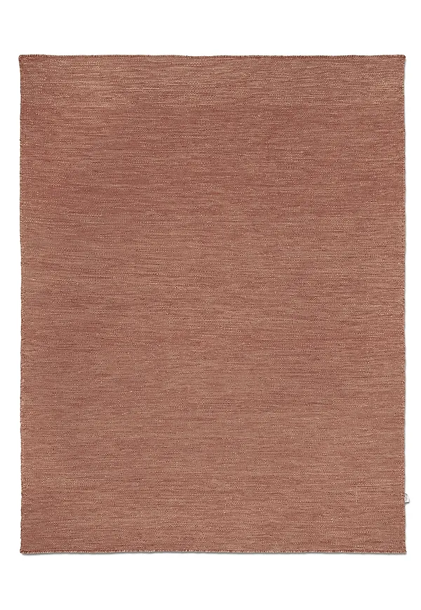 Otroligt fin Matta som passar bra vid många olika tillfällen.