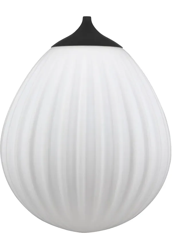 Vit UMAGE-lampa i skön modell.