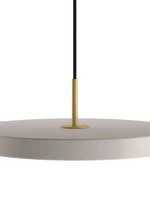 UMAGE taklampa som passar perfekt till sommaren 2025!