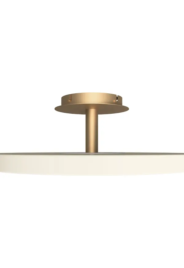 Beige lampa som passar perfekt till sommaren 2025!