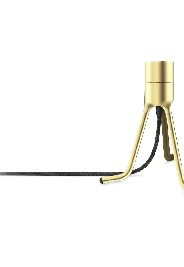 Skön guldfärgad lampa 2025 från UMAGE.