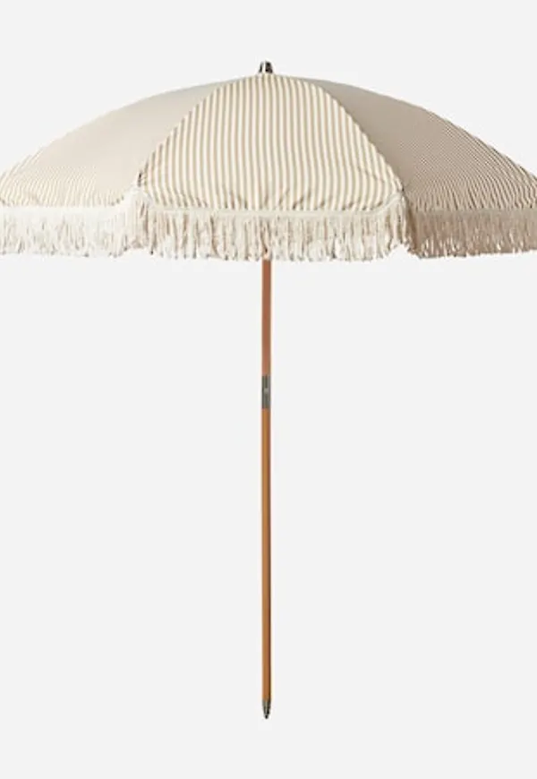 Beige House Doctor-utemöbel i otroligt fin modell.