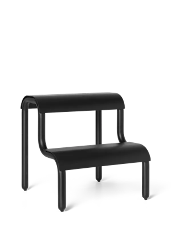 Moderiktig pall i svart från FERM LIVING.