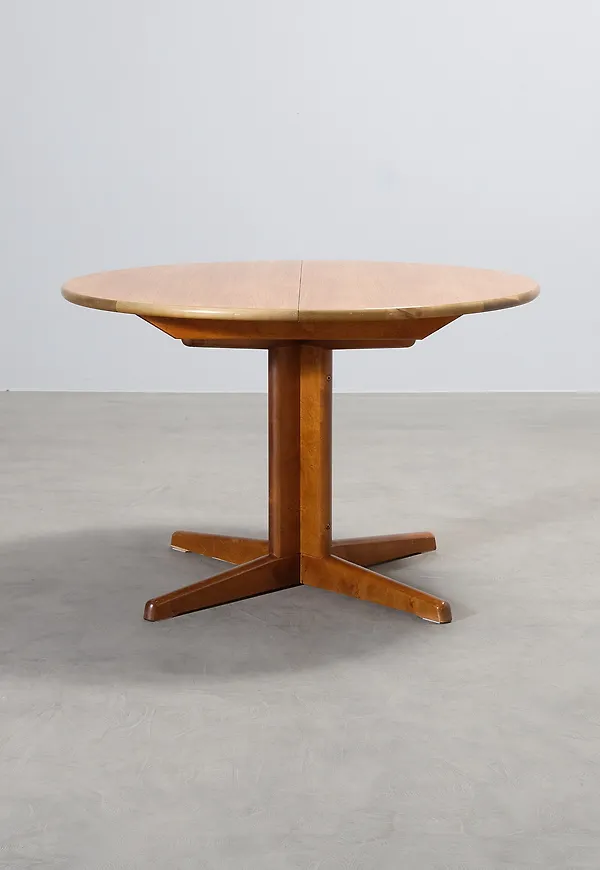 Otroligt fin matbord 2025 från No brand.